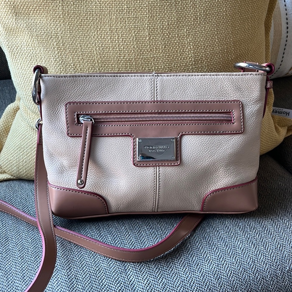Crossbody purse